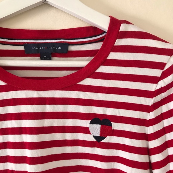 Tommy Hilfiger Red White Heart Logo Tee Medium - Picture 2 of 4